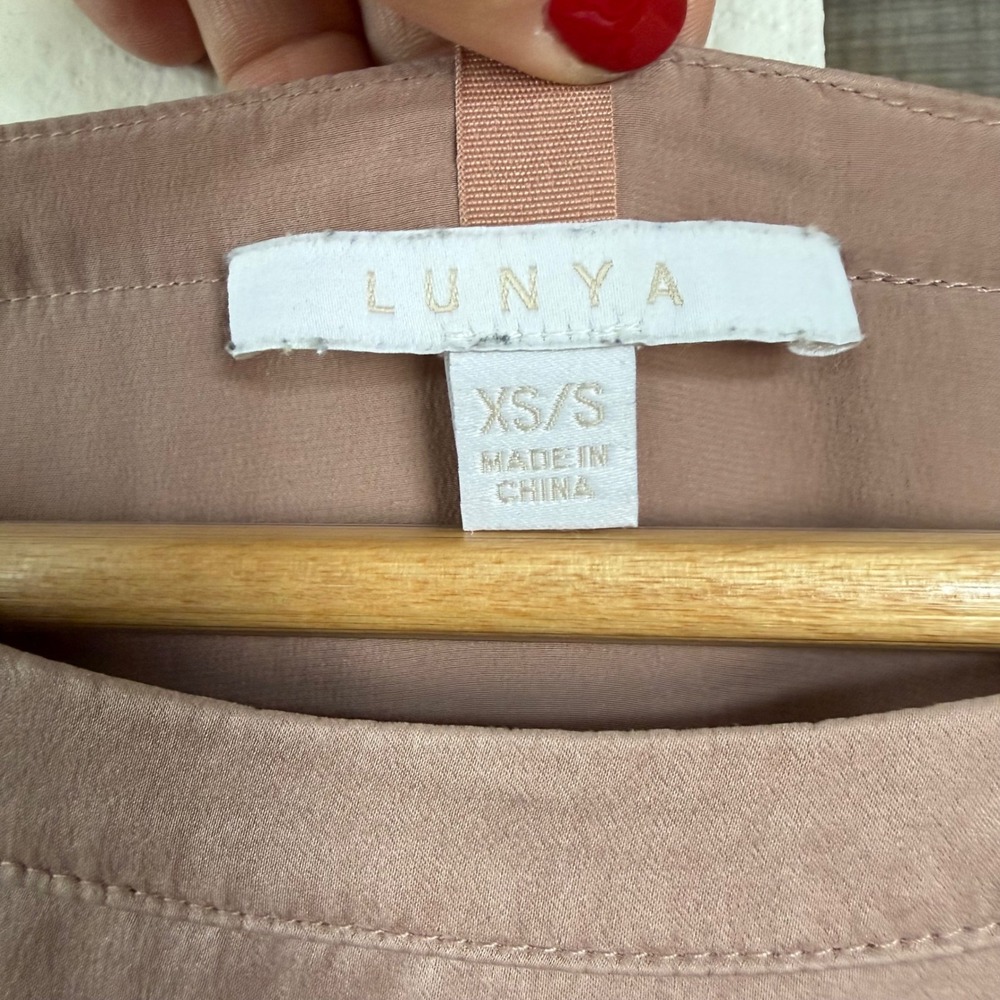 Lunya Washable Silk Tee Otium Tan Short Sleeve Size XS/S - Picture 13 of 14